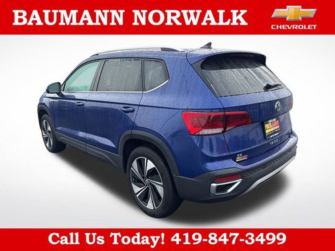 Used 2024 Volkswagen Taos SE w/ Panoramic Sunroof Package AWD/4WD image 38