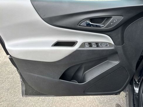 Used 2023 Chevrolet Equinox LS w/ LS Convenience Package image 26