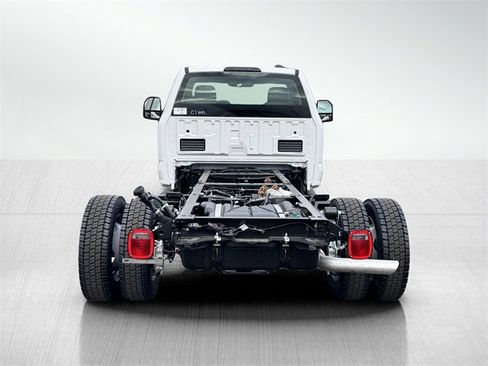 New 2025 Ford F550 4x4 Regular Cab Super Duty w/ XL Chrome Package image 4