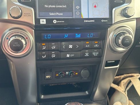 Used 2021 Toyota 4Runner Limited RWD image 15