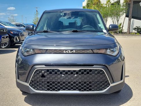 Used 2023 Kia Soul LX w/ LX Technology Package image 2