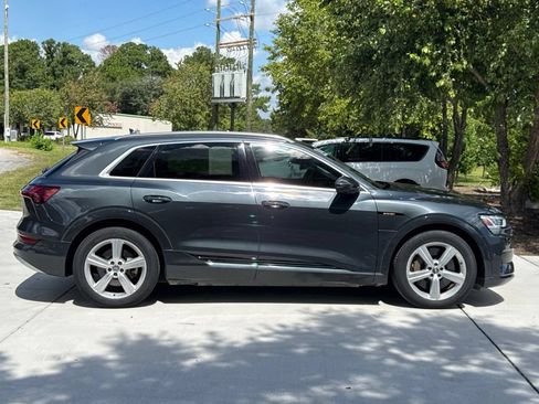 Used 2019 Audi e-tron Premium Plus AWD/4WD image 8