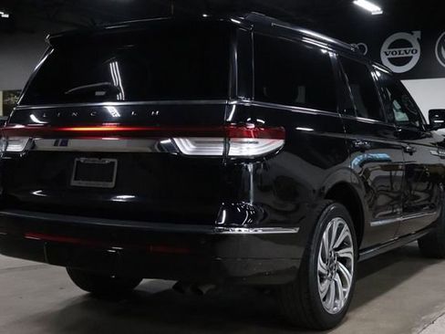 Used 2024 Lincoln Navigator Reserve AWD/4WD image 5