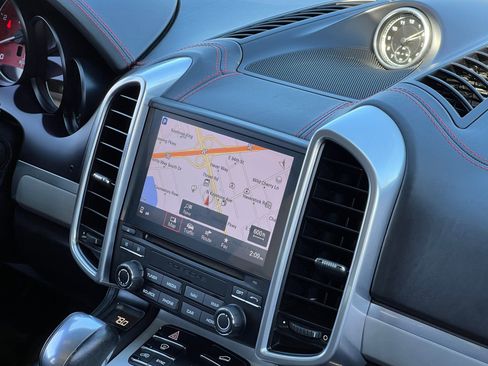 Used 2017 Porsche Cayenne GTS image 39