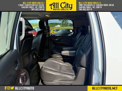 Used 2009 GMC Yukon XL Denali RWD image 24