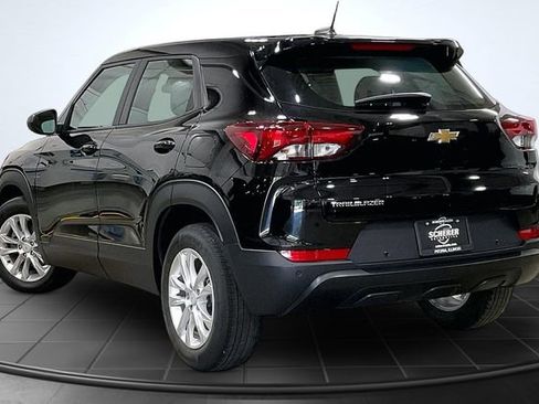 Used 2021 Chevrolet TrailBlazer LS FWD image 13