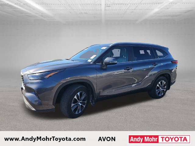 Used 2023 Toyota Highlander XLE AWD/4WD image 4