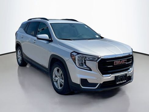 Used 2022 GMC Terrain SLE w/ Driver Convenience Package FWD image 8