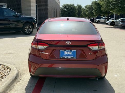 Used 2022 Toyota Corolla LE FWD image 4