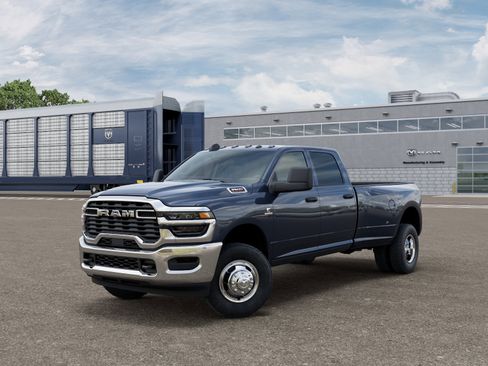 New 2026 RAM 3500 Tradesman AWD/4WD image 18