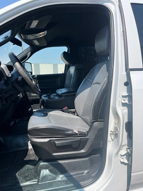Used 2024 RAM 2500 Tradesman w/ Chrome Appearance Group AWD/4WD image 27