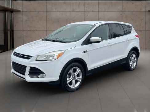 Used 2016 Ford Escape SE image 2