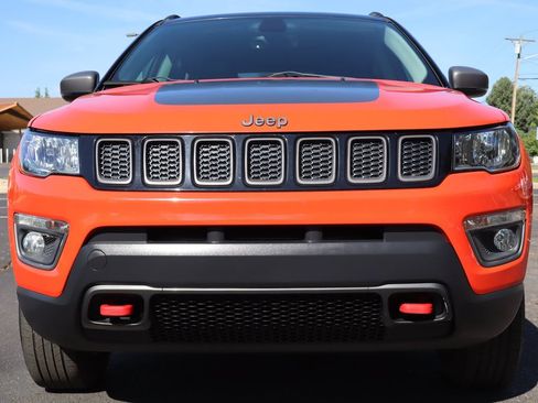 Used 2017 Jeep Compass Trailhawk w/ Popular Equipment Group AWD/4WD image 13