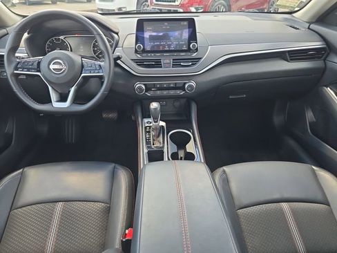 Certified 2025 Nissan Altima 2.5 SR image 12