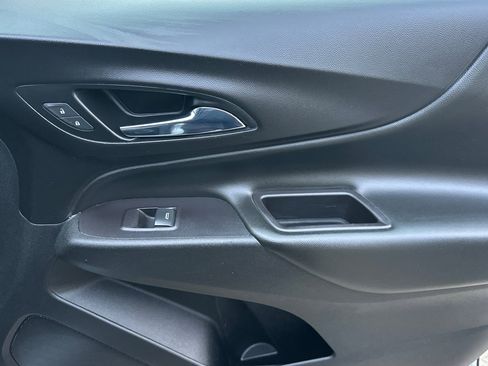 Used 2021 Chevrolet Equinox LT image 20