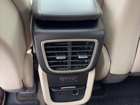 Used 2017 Lincoln MKX Reserve w/ Lincoln MKX Climate Package image 10