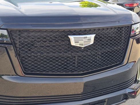 Used 2024 Cadillac Escalade Sport Platinum w/ LPO, ONYX Package AWD/4WD image 5
