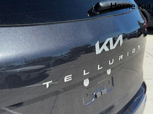 New 2025 Kia Telluride S image 8