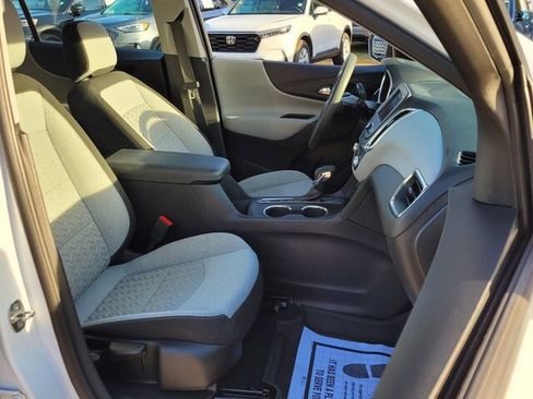 Used 2022 Chevrolet Equinox LS image 14