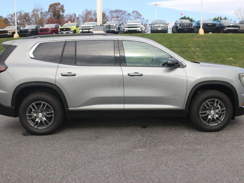 New 2025 GMC Acadia Elevation image 8