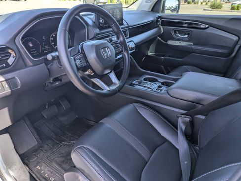 Used 2025 Honda Pilot Touring image 24