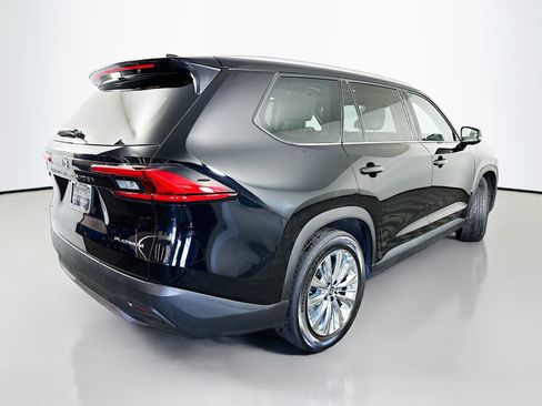 Used 2024 Toyota Grand Highlander AWD image 7