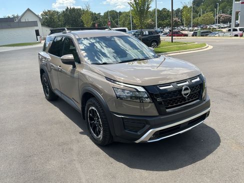 Used 2023 Nissan Pathfinder Rock Creek AWD/4WD image 2