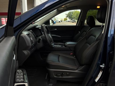 Used 2026 Nissan Pathfinder SL AWD/4WD image 10