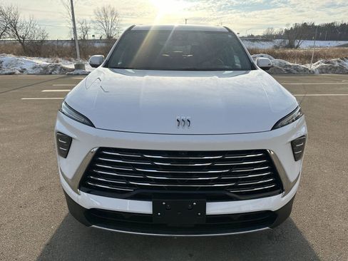 Used 2025 Buick Enclave Preferred image 8