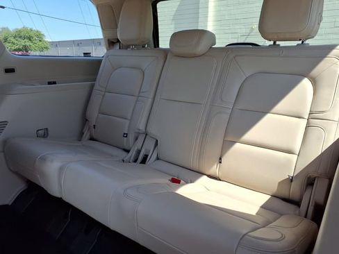 Certified 2021 Lincoln Navigator Reserve w/ Luxury Package AWD/4WD image 6