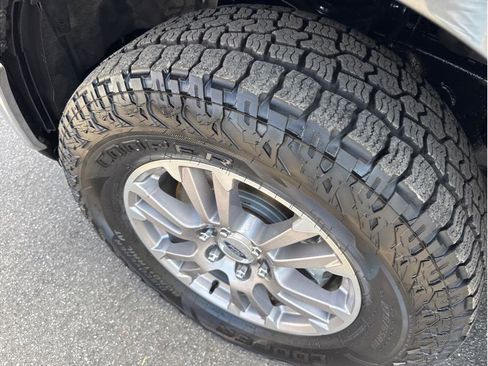 Used 2018 Ford F150 Lariat w/ Equipment Group 501A Mid image 3