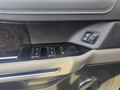 Used 2020 Ford Expedition Limited w/ Equipment Group 302A image 30