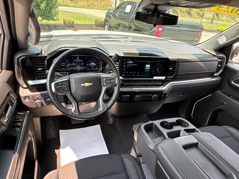 Certified 2025 Chevrolet Silverado 1500 LT AWD/4WD image 11