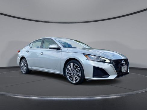 Used 2023 Nissan Altima 2.5 SL AWD/4WD image 1