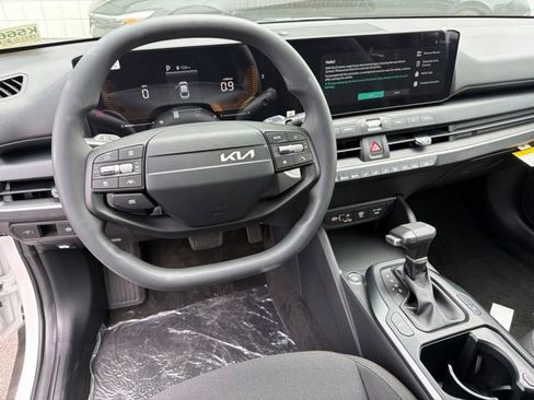 New 2026 Kia K4 FWD image 13