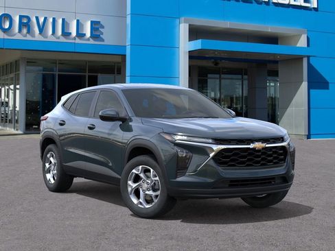 New 2026 Chevrolet Trax LS w/ LS Convenience Package FWD image 7