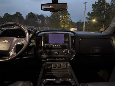 Used 2018 Chevrolet Silverado 1500 LT w/ Texas Edition image 26