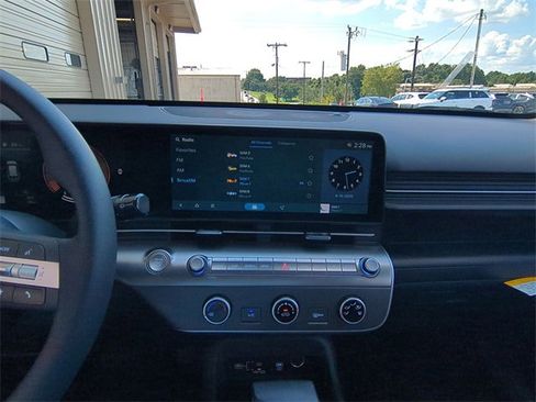 New 2026 Hyundai Kona SE image 11