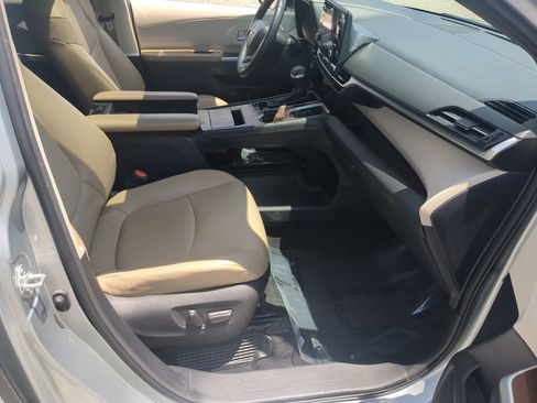 Used 2021 Toyota Sienna XLE FWD image 33