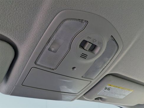 Used 2015 Toyota Prius Four image 20