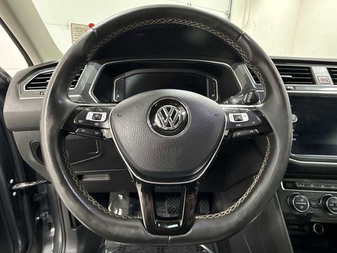 Used 2021 Volkswagen Tiguan SEL image 16