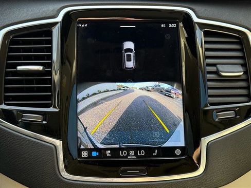 Used 2023 Volvo XC90 B6 Plus w/ Protection Package Premier image 18