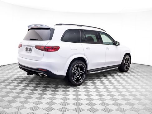 Used 2026 Mercedes-Benz GLS 450 4MATIC image 5