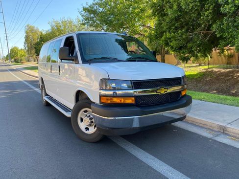 Used 2025 Chevrolet Express 2500 w/ Driver Convenience Package RWD image 2