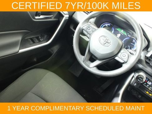 Used 2025 Toyota RAV4 XLE AWD/4WD image 16
