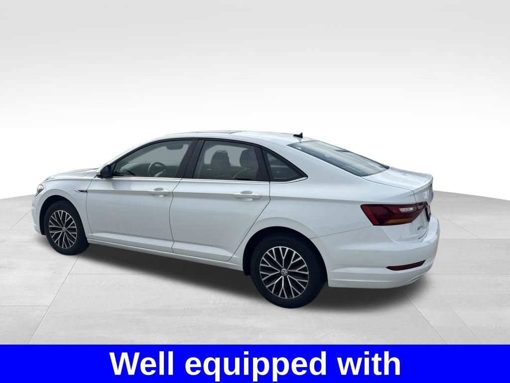 Used 2019 Volkswagen Jetta SEL w/ Cold Weather Package FWD image 3