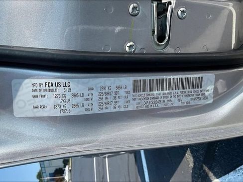 Used 2019 Jeep Cherokee Latitude w/ Popular Appearance Group FWD image 19