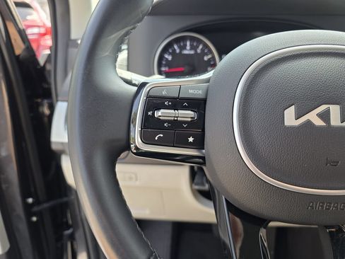 Used 2022 Kia Carnival LX FWD image 25