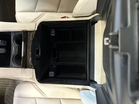 Used 2019 Cadillac Escalade ESV Premium Luxury AWD/4WD image 22