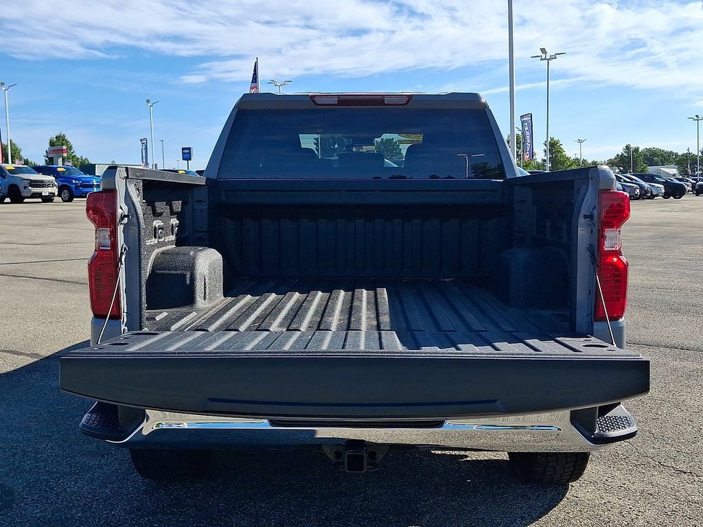 Used 2024 Chevrolet Silverado 1500 LT AWD/4WD image 31